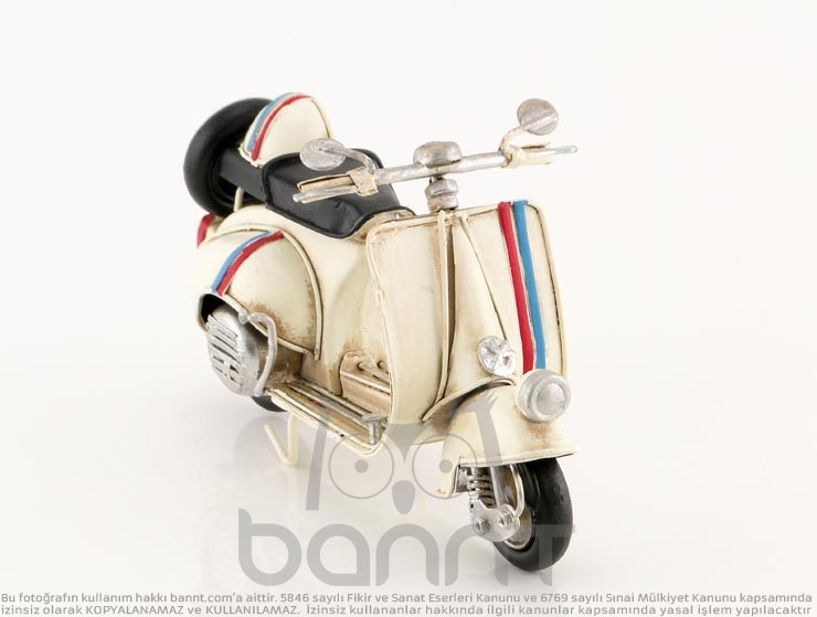 Vintage Vespa Motor VI